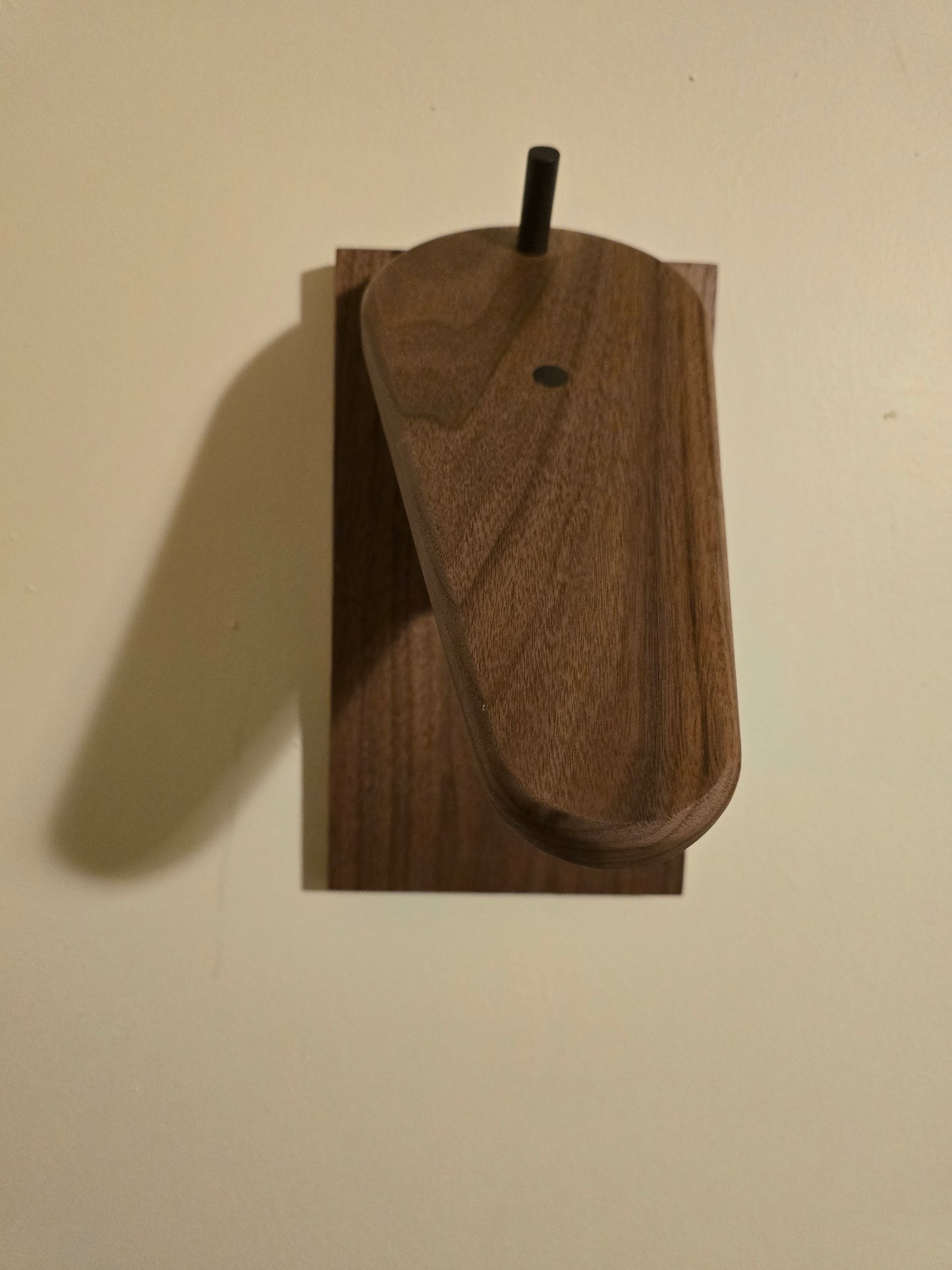 Euro mount plaque mount