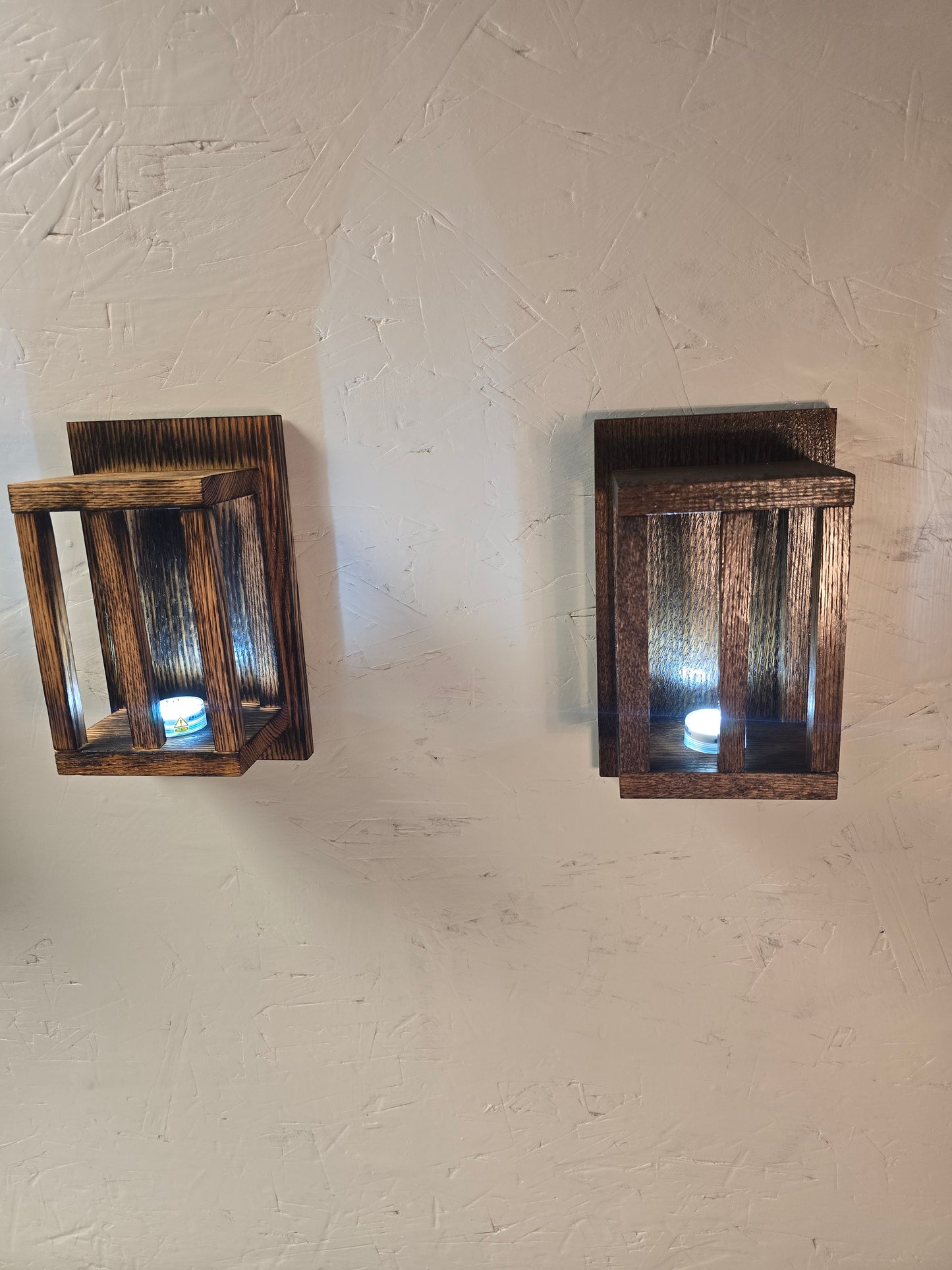 Wooden wall Sconse
